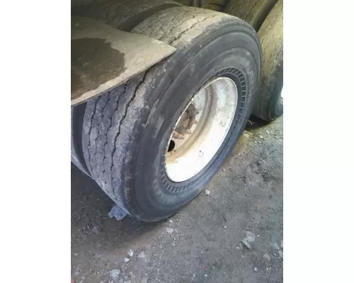 BRIDGESTONE 315/80R22.5 TIRE