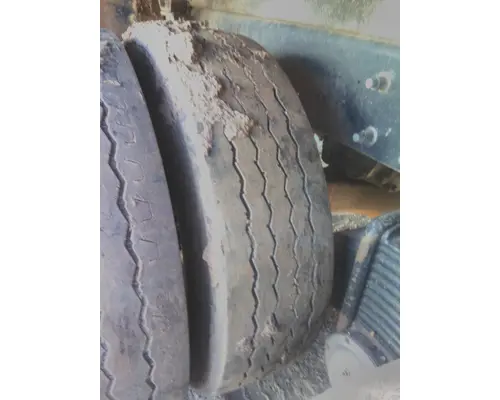 BRIDGESTONE 315/80R22.5 TIRE