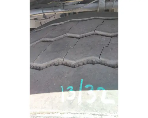 BRIDGESTONE 425/65R22.5 TIRE