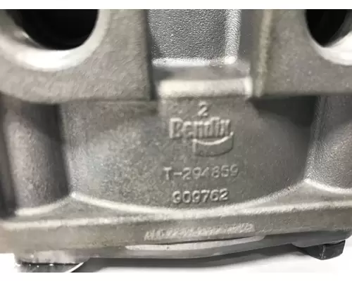 Bendix 065125 Air Valve