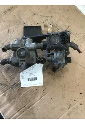 Bendix VNL860 944 Brake Valves