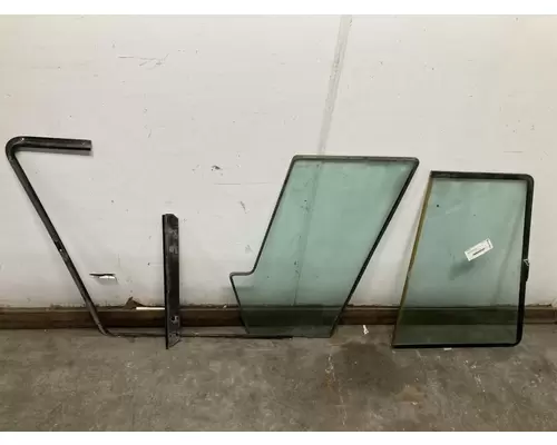 Bobcat 753 Equip Side Glass