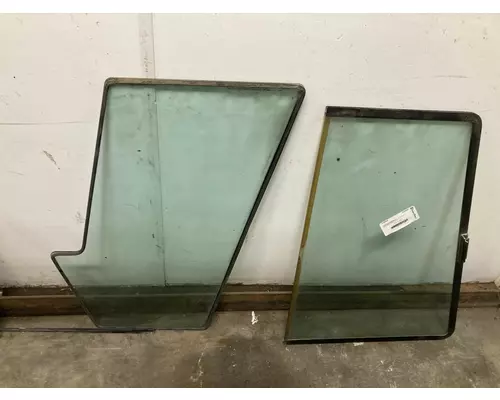Bobcat 753 Equip Side Glass