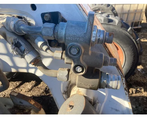 Bobcat S220 Equipment (Mounted)