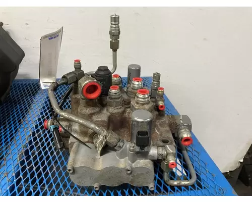 Bobcat S650 Equip Hydraulic Valve