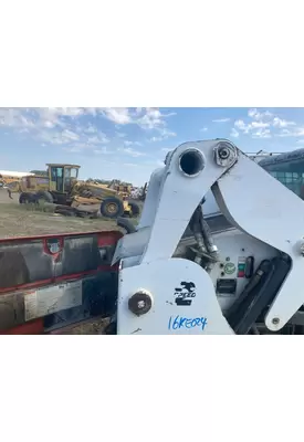 Bobcat S650 Equip Linkage