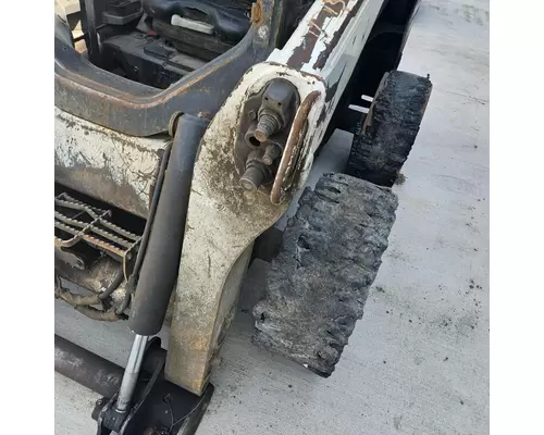 Bobcat S650 Equip Loader Arm