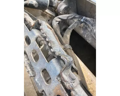 Bobcat S650 Equip Step