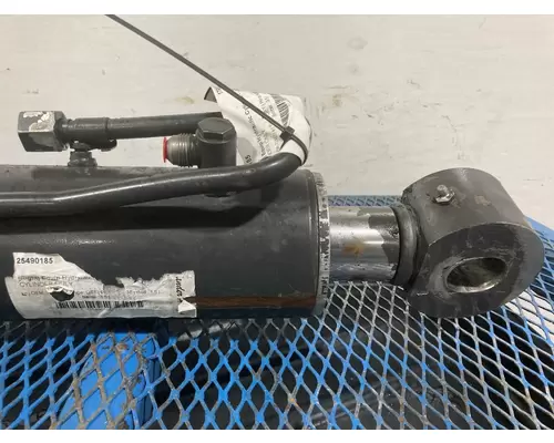 Bobcat S770 Equip Hydraulic Cylinder