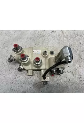 Bobcat S770 Equip Hydraulic Valve