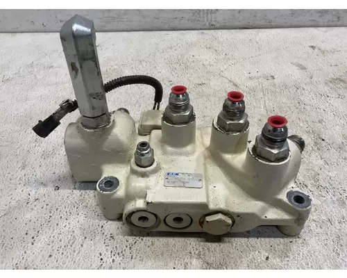 Bobcat S770 Equip Hydraulic Valve