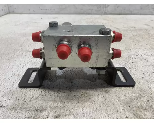 Bobcat S770 Equip Hydraulic Valve