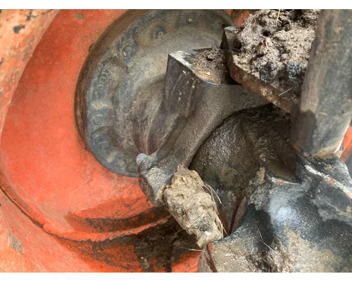 Bobcat V623 Equip Axle Pivot Mount