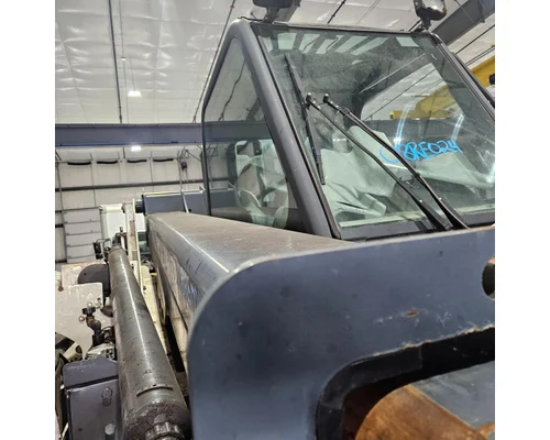 Bobcat V623 Equip Boom