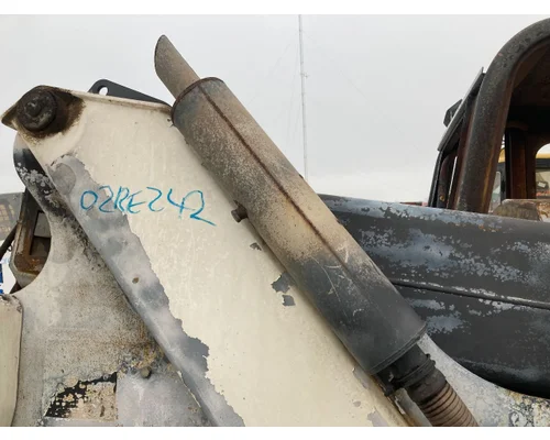 Bobcat V623 Equip Exhaust