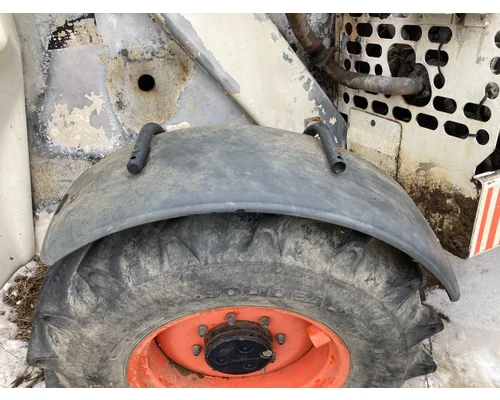 Bobcat V623 Equip Fender