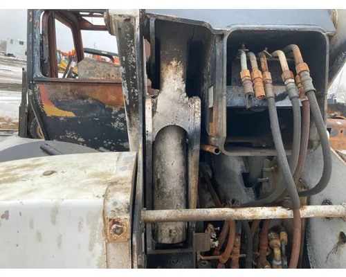 Bobcat V623 Equip Linkage