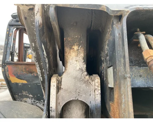 Bobcat V623 Equip Linkage