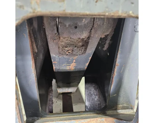 Bobcat V623 Equip Linkage
