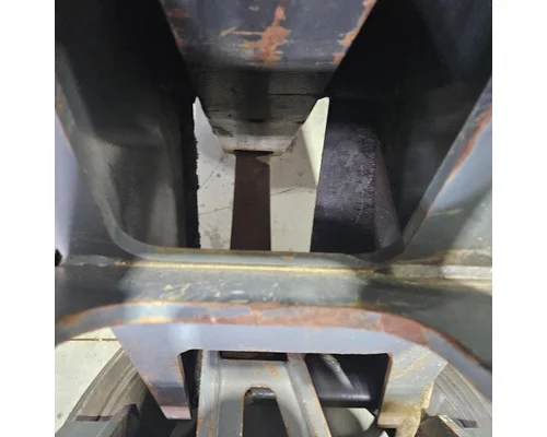 Bobcat V623 Equip Linkage