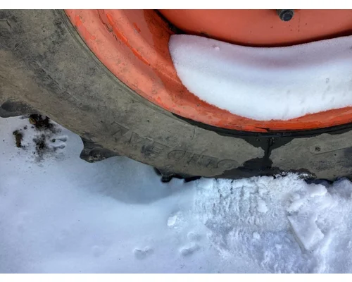 Bobcat V623 Equip Tire and Rim