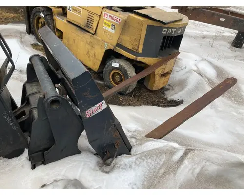 Bobcat V623 Equipment (Mounted)