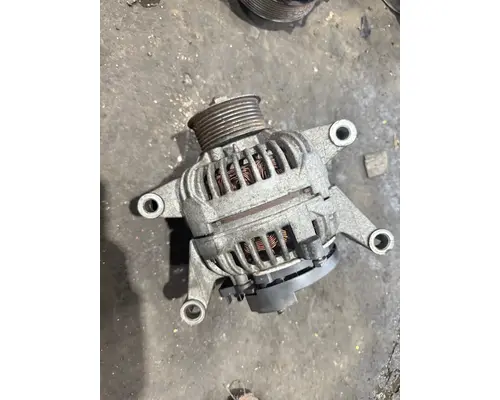 Alternator bosh T680 Truck Salvage International Inc