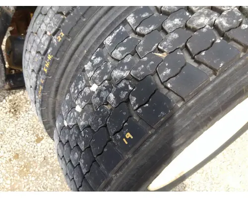 Tires BRIDGESTONE 295/80R22.5 LKQ Thompson Motors - Wykoff