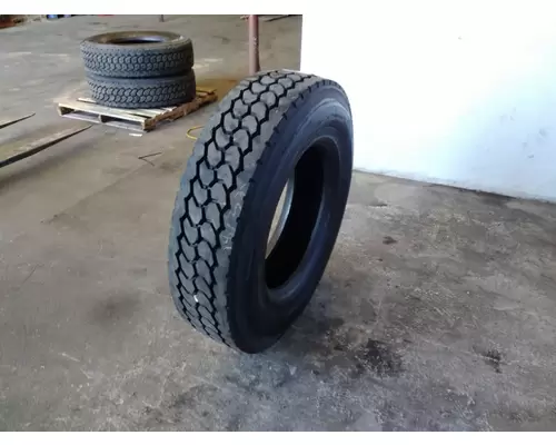 Tires BRIDGESTONE 295/75R22.5 LKQ Western Truck Parts