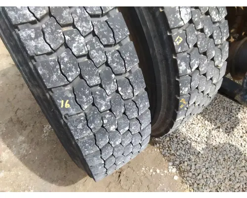 Tires BRIDGESTONE 295/80R22.5 LKQ Thompson Motors - Wykoff