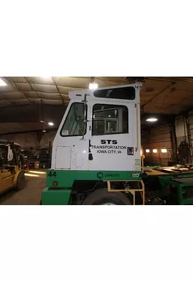 CAPACITY YARD SPOTTER Cab