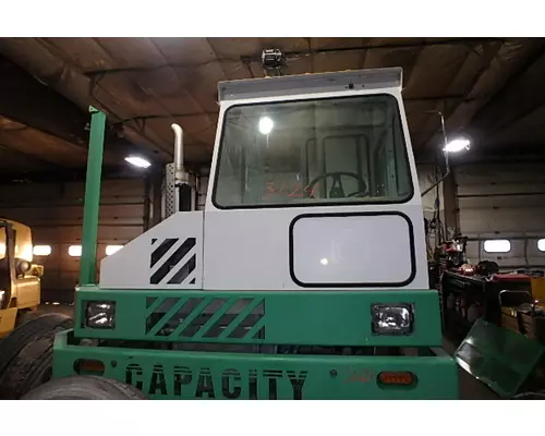 CAPACITY YARD SPOTTER Cab