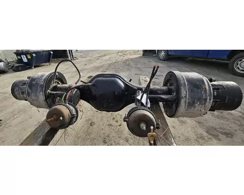 CAPACITY YARD SPOTTER Rears (Rear)