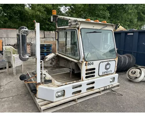 CAPACITY YARD SWITCHER Cab