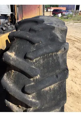 CATERPILLAR 28X1X26 20 LUG TIRE & RIMS