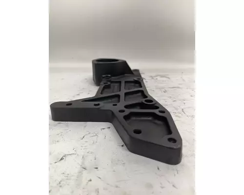 CATERPILLAR 3116 Engine Bracket