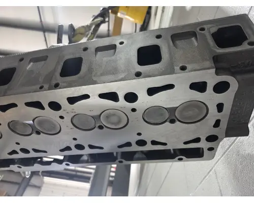 CATERPILLAR 3126 Cylinder Head