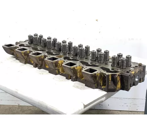 CATERPILLAR 3406B Engine Cylinder Head