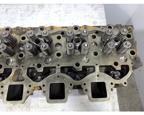 CATERPILLAR 3406B Engine Cylinder Head