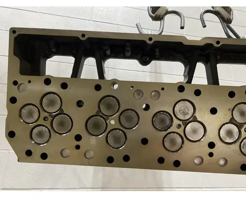 CATERPILLAR C10 Cylinder Head