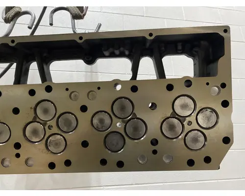 CATERPILLAR C10 Cylinder Head