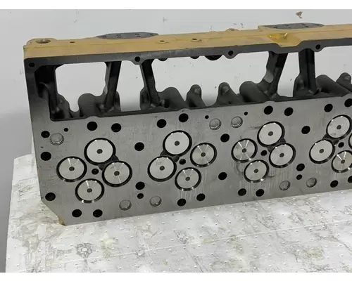 CATERPILLAR C12 Cylinder Head