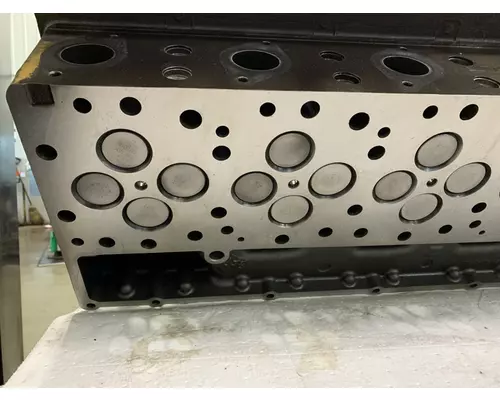CATERPILLAR C13 Acert Cylinder Head