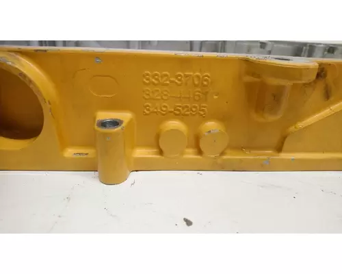 CATERPILLAR C13 Acert Valve Cover Base