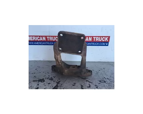 CATERPILLAR C13 Engine Mounts