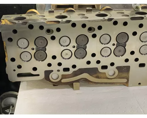 CATERPILLAR C15 Engine Cylinder Head