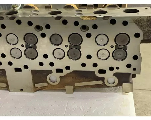 CATERPILLAR C15 Engine Cylinder Head