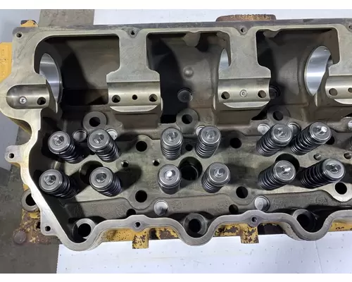 CATERPILLAR C15 Engine Cylinder Head