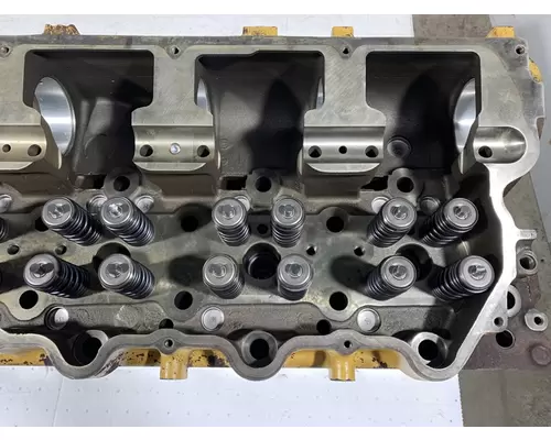 CATERPILLAR C15 Engine Cylinder Head