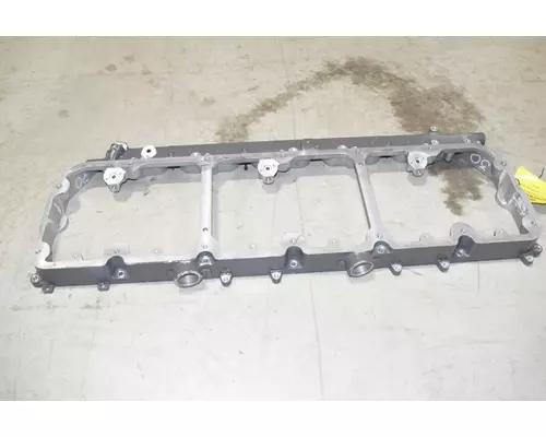 CATERPILLAR C15 Valve Cover Base